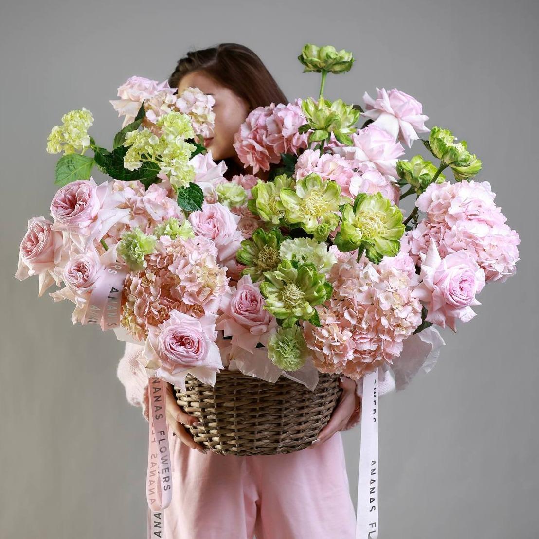 Композиция в корзине Розовый замок