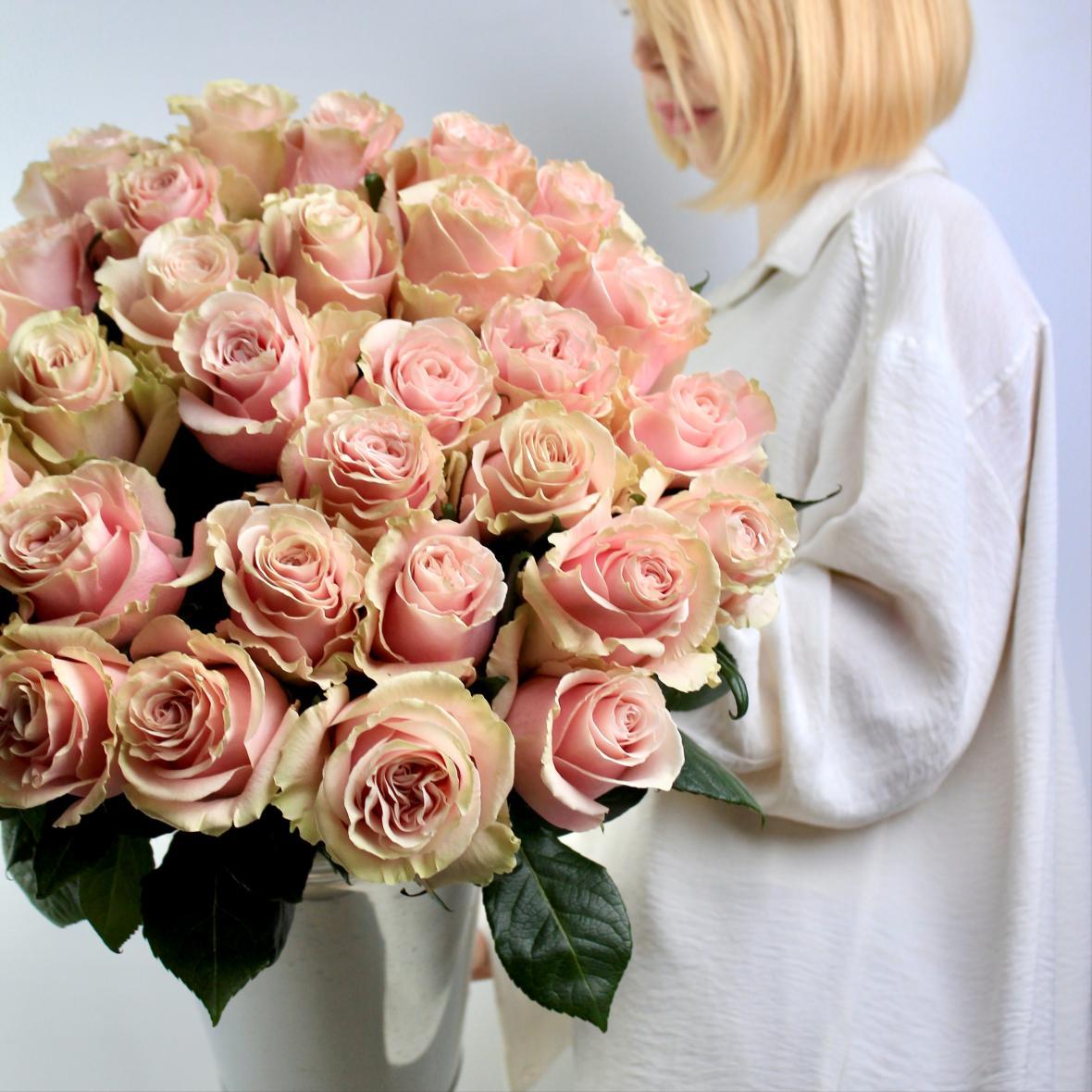 Роза Эквадор Pink Mondial 50 см