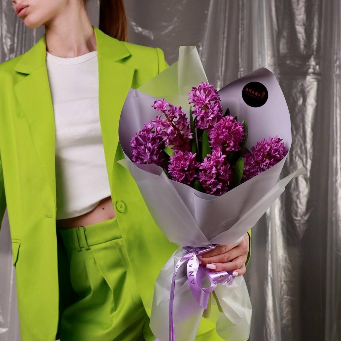 Монобукет из ароматных гиацинтов (в двух размерах)