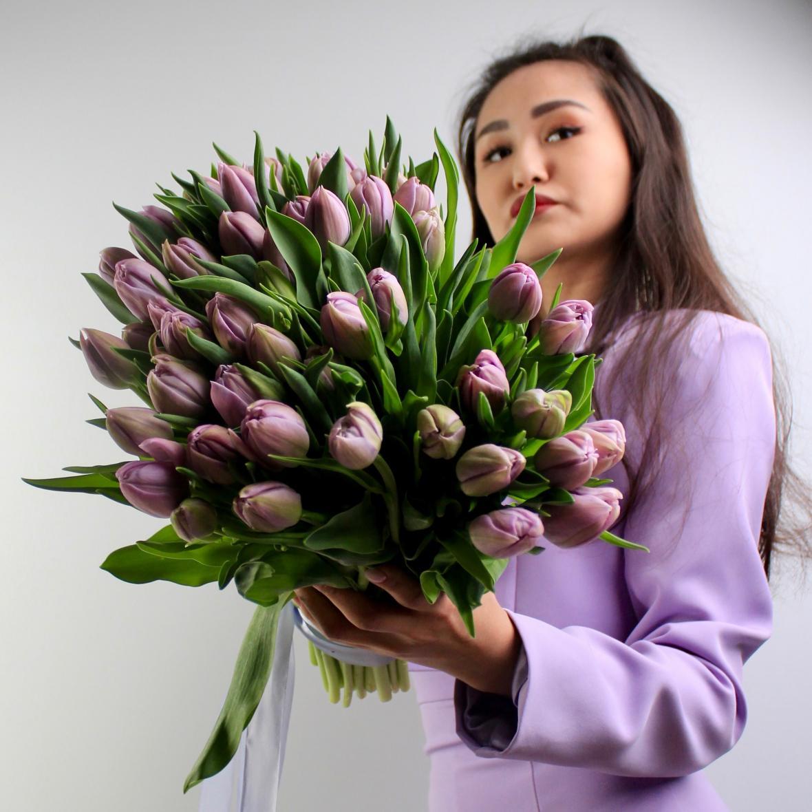 Тюльпан Голландия пионовидный