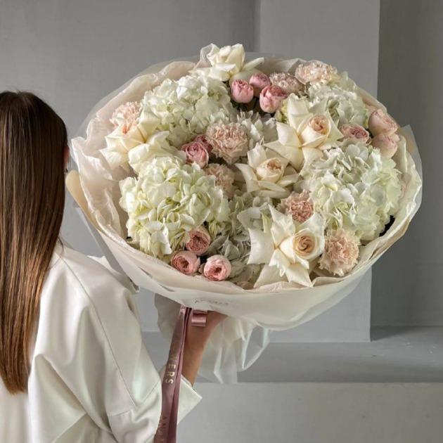 Букет симфония нежности (в двух размерах)