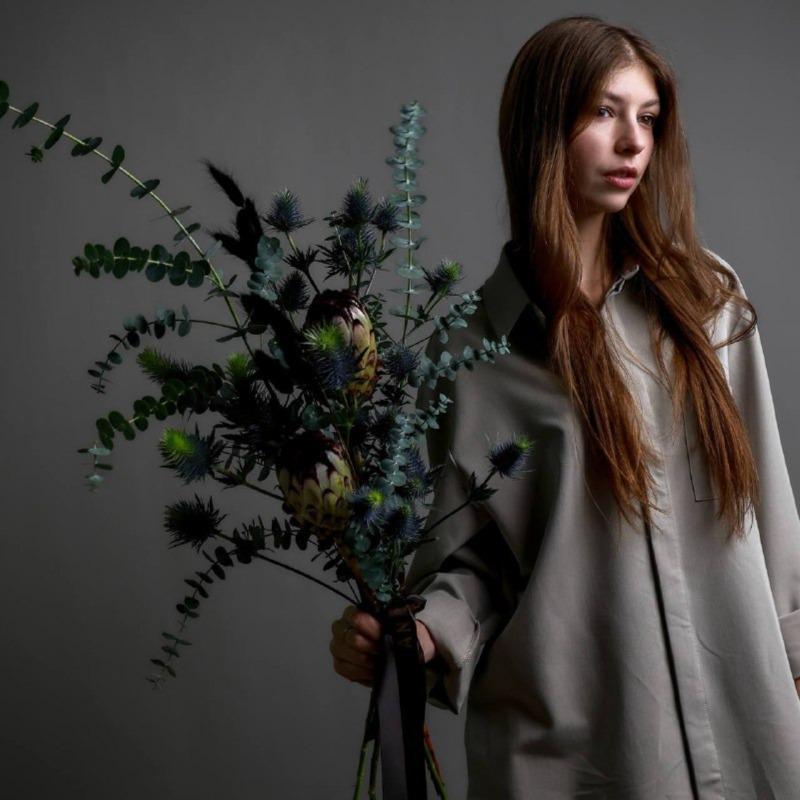 Авторский букет с протеей и экзотичным эрингиумом