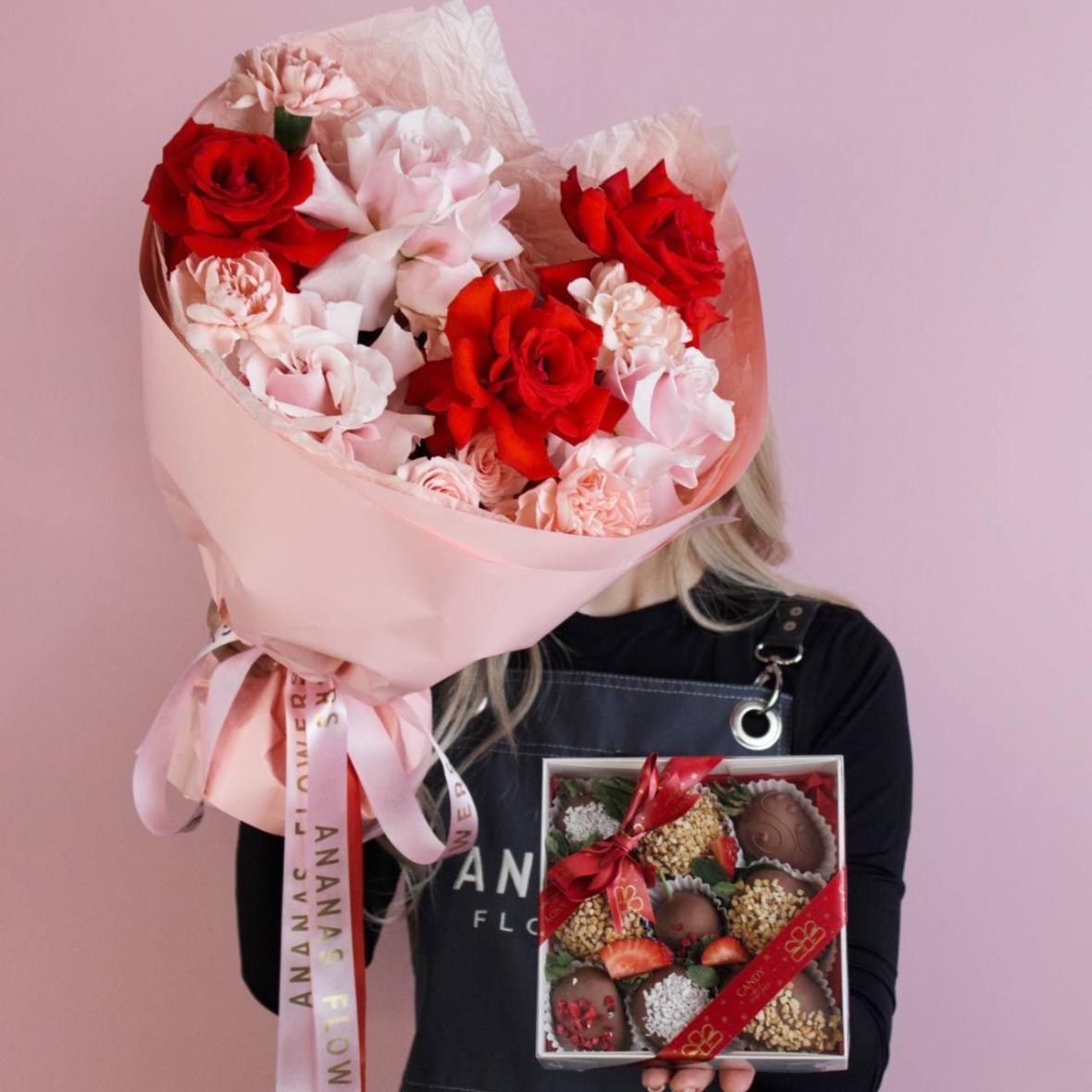 Сет №7 Авторский букет и набор клубники в шоколаде